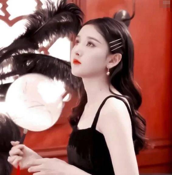 哪个明星带血字,揭秘XXX的奋斗历程